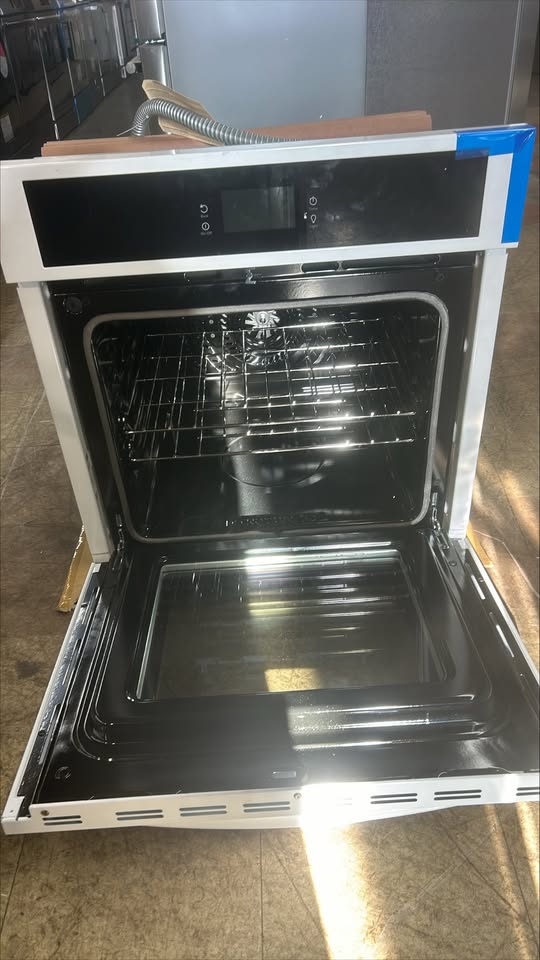 Frigidaire 27 in 3.8 cu ft. Electric Single Wall Oven with Convection Fan