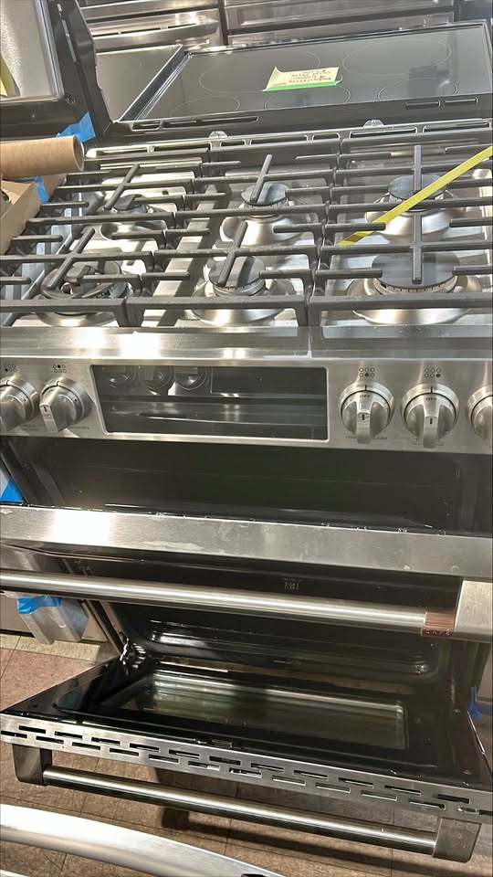 Café 30 in. Slide-in Front-control Double-oven Gas Convection Range