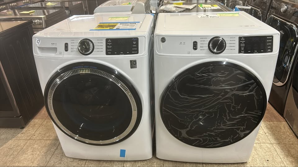 GE White Front Load Laundry Suite 5.5 cu. ft. Washer and 7.8 cu. ft. Dryer with Built-In Wi-Fi