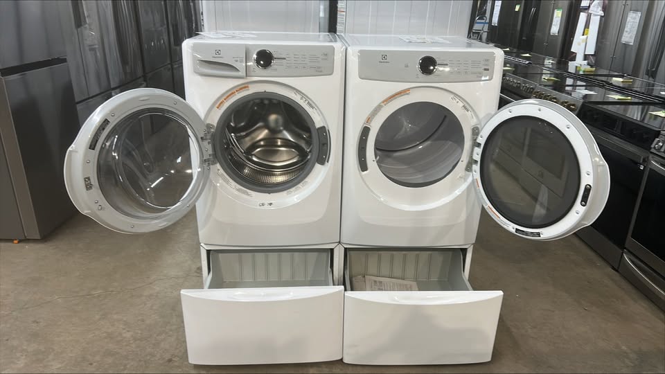 Electrolux 3 Series Laundry Bundle 5.1 cu ft. Front Load Washer and 8.0 cu ft. Electric Dryer with Storage Pedestal