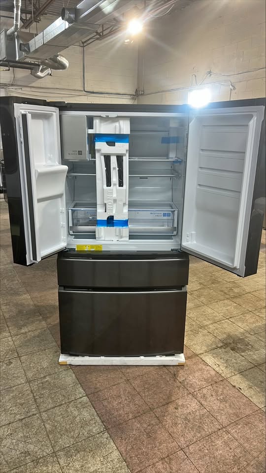 Frigidaire Gallery 36 in 21.5 cu ft. Counter-Depth French Door Refrigerator with Auto-Close Doors
