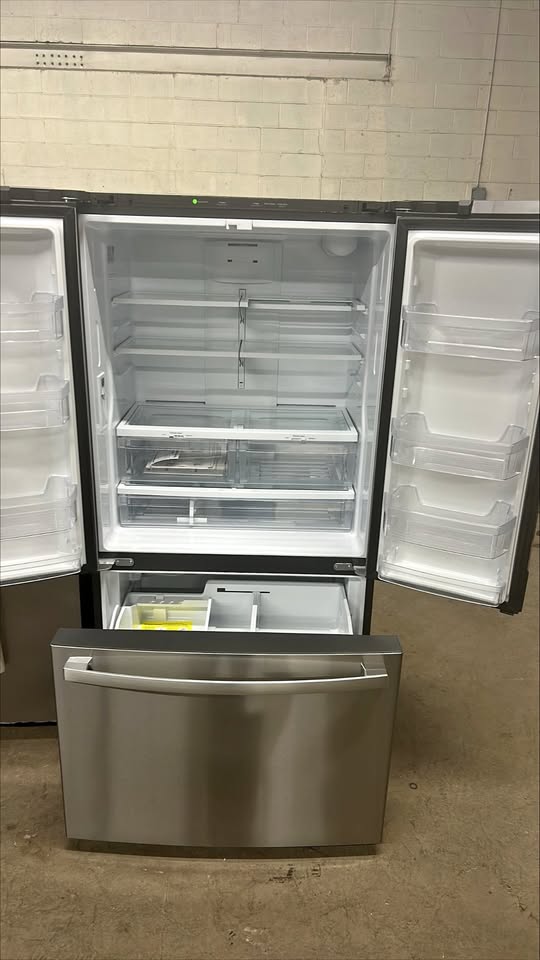 GE 36 in. 21.9 cu.ft. Stainless Steel Counter-Depth Refrigerator with internal water dispenser