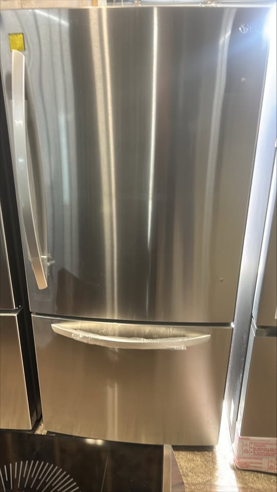 LG 33 in. 26 cu. ft. Smudge-Resistant Stainless Steel Two-Door Bottom Freezer Drawer Refrigerator with Ice Maker