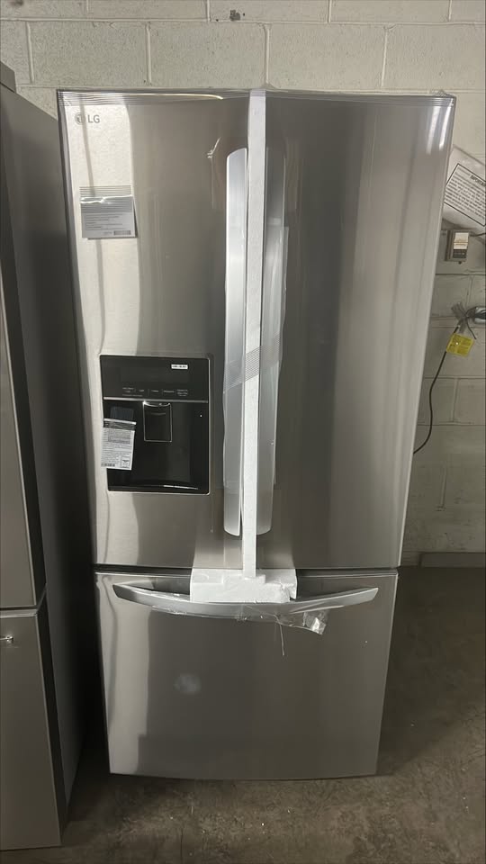 LG 30 in. 22 cu. ft. Stainless Steel French Door Refrigerator with External Water Dispenser and Interior Ice Maker