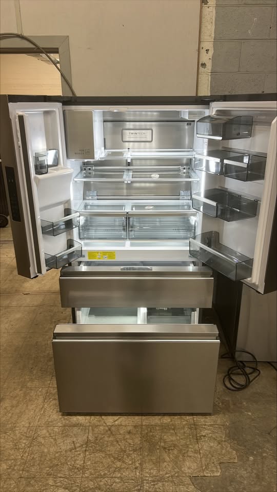 Frigidaire Professional 36 in 21.4 cu ft. Stainless Steel French Door Refrigerator with Convertible Compartment Drawer