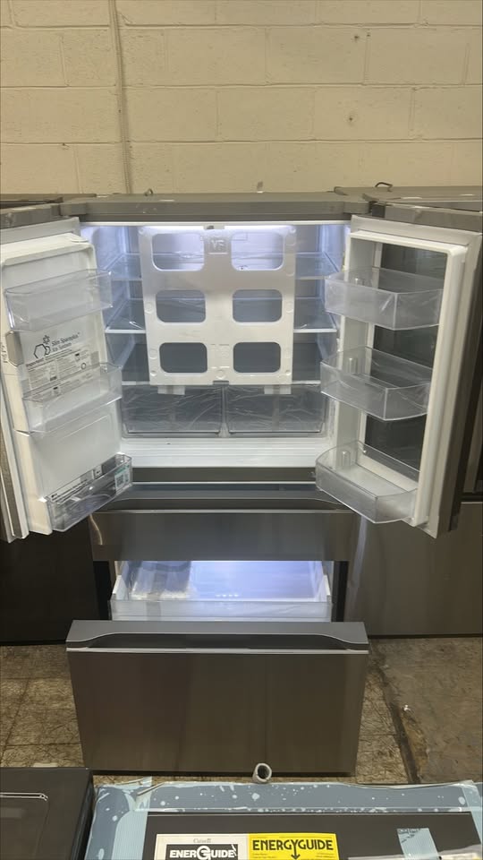 LG 36 in 29 cu ft. Stainless Steel French Door Refrigerator with InstaView Door-in-Door and MyColour