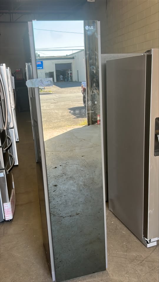 LG Styler - Steam Clothing Care System with SmartThinQ Technology in a Mirror Finish