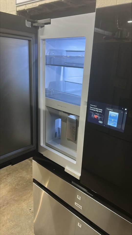 Samsung 36" 23 Cu.Ft. Bespoke AI Counter Depth 4-Door French Door Refrigerator with AI Home Screen