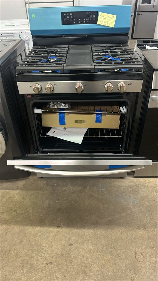 Frigidaire Gallery 30'' Rear Control Electric Range with Total Convection