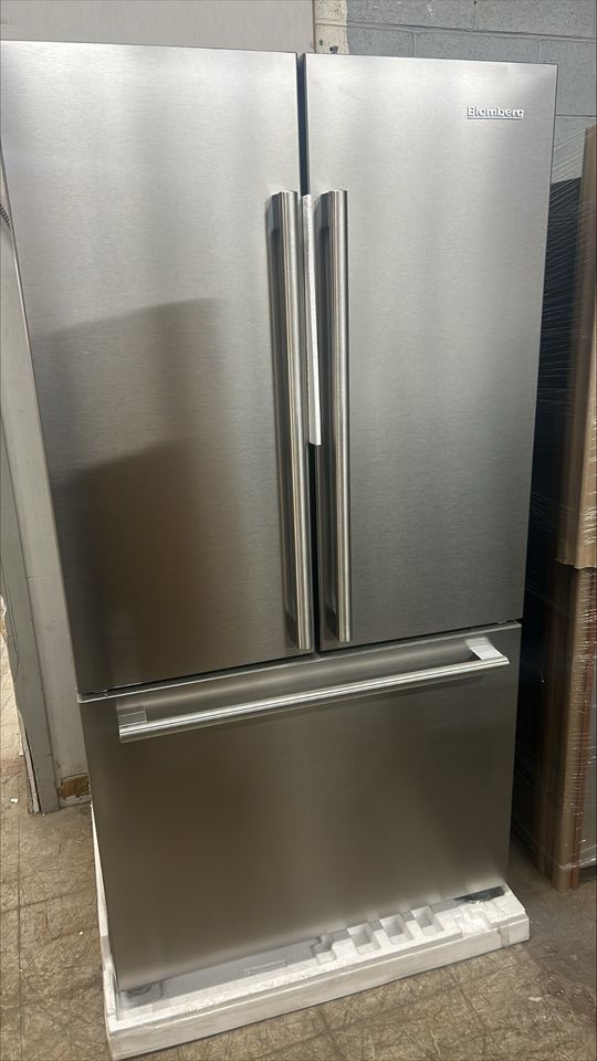 Blomberg 36 in 19.86 cu ft. Stainless Steel Counter Depth French Door Refrigerator with Automatic Ice Machine