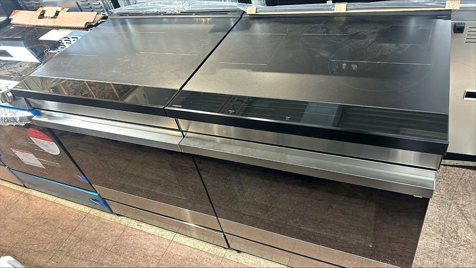 Samsung BESPOKE 30 in 6.3 cu ft Stainless Steel Slide-In Induction Range with Ambient Edge Lighting and Air Sous Vide