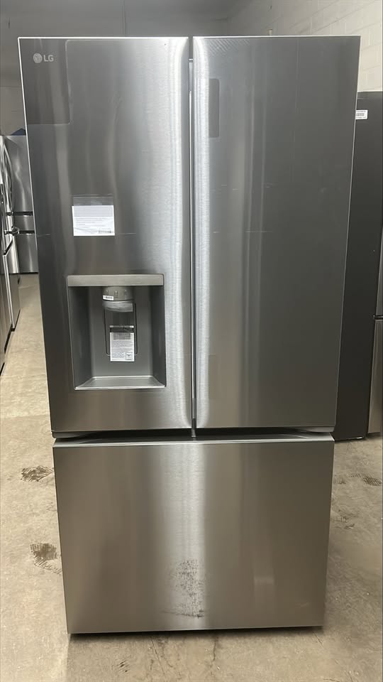 LG 33 in. 20 cu. ft. Counter-Depth MAX French-Door Refrigerator with External Ice/Water Dispenser - Stainless Steel