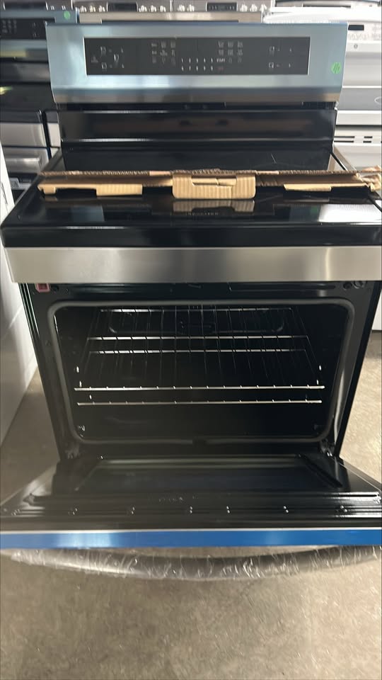 Frigidaire Gallery 30 in. 5.3 cu ft. Stainless Steel Freestanding Induction Rear Control Range with Total Convection and Air Fry
