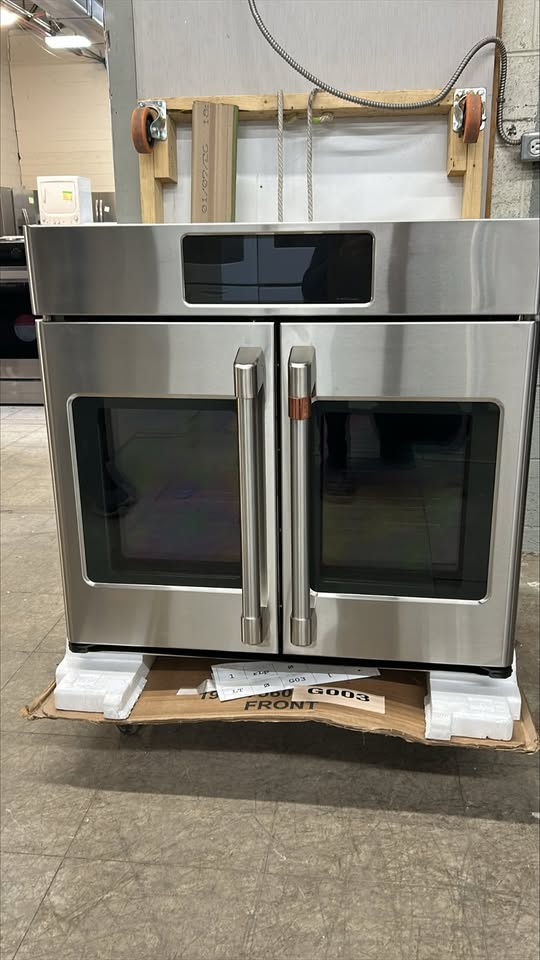 Café 30 in. 5.0 cu. ft. Electric French-Door Single Wall Oven with True European Convection